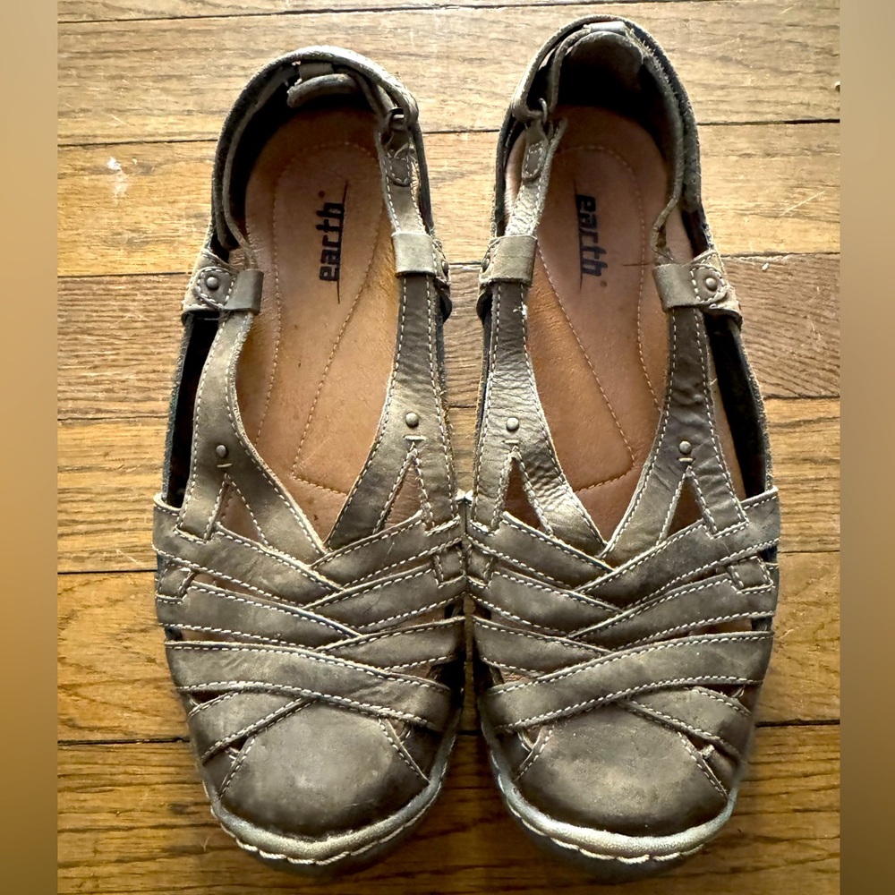 Earth Womens Shoes Sandals Size 8 B Brown Leather Cross Straps Seagrass Instinct